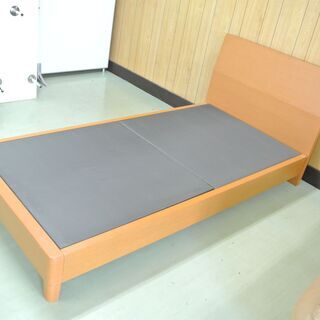 【値下げ】 ニトリ ベッドフレーム　布張りの床板　ロータイプ　木...