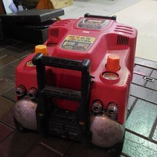 高圧/常圧 エアーコンプレッサー MAX AK-HL1210E 電動工具 エアーツール ネイラ 釘打ち機に 札幌市東区 新道東店 高圧/常圧 エアーコンプレッサー MAX AK-HL1210E 電動工具 エアー