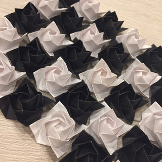 折り紙 立体バラ小各30個ずつ（黒白）