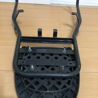 ヤマハ　マジェスティ125用　DCRリアキャリア　GIVIのベース付き
