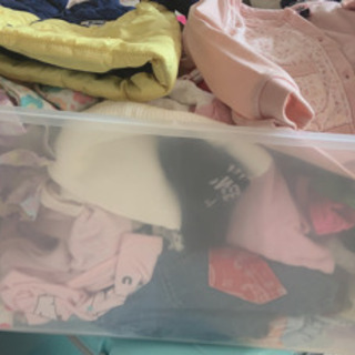 子供服200着以上と靴大量、帽子、水着