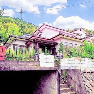 小倉南区 2階建戸建6DK 広い庭付一戸建て ガレージ1台分 住...