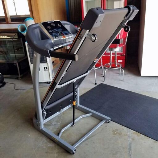 美品 本格的マシンをご自宅で! HORIZON TREADMILL Tempo T82