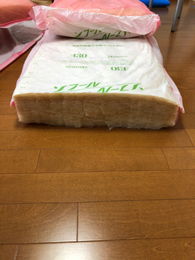 住宅用 断熱材 グラスウール 密度10k 厚み100mm 6枚とおまけ1枚 Sato 本笠寺のその他の中古あげます 譲ります ジモティーで不用品の処分 住宅用 断熱材 グラスウール 密度10k 厚み100mm 6枚とおまけ1枚 Sato 本笠寺のその他の中古あげます 譲ります ジモティーで不用品の処分