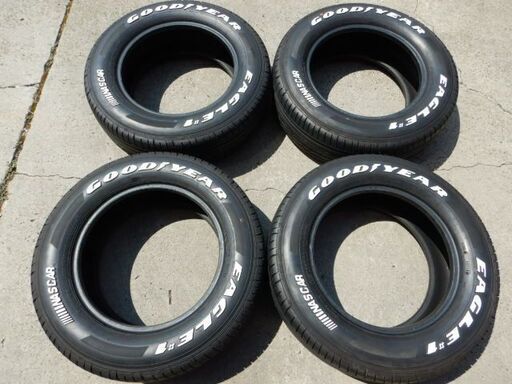 215/65R16 4本組 NASCAR ハイエース、キャラバン