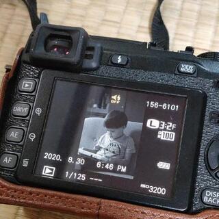 FUJIFILM X-E1 ボディ 革ケースつき