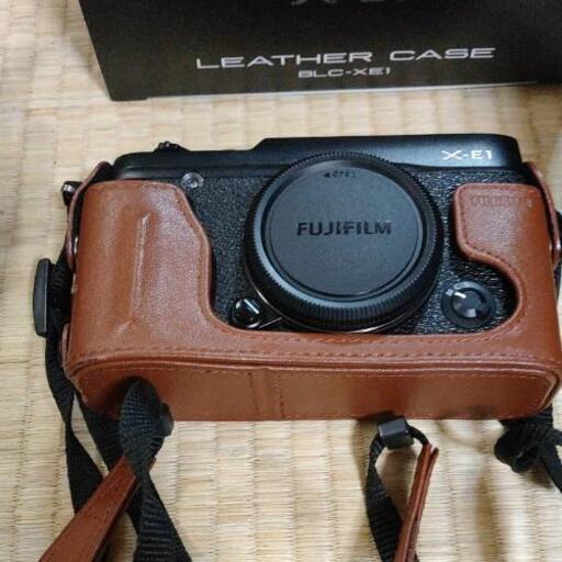 FUJIFILM X-E1 ボディ 革ケースつき