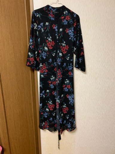 Jeanasis 花柄ワンピース ガウン 星 豊見城のワンピースの中古 古着あげます 譲ります ジモティーで不用品の処分