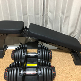 ベンチ台とバーベルです。先月購入品