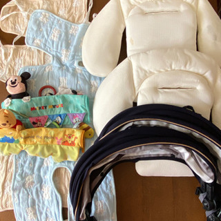 (引き取り先決定)双子用ベビーカーとチャイルドシート2台のセット(おまけ付き) 引き取り先決定)双子用ベビーカーとチャイルドシート2台のセット