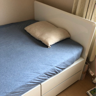 ベッド ☆取引中 ニトリ セミダブル 収納付きベッド