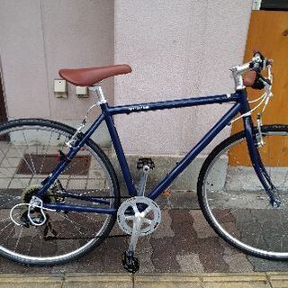 クロスバイク WEEKEND BIKES 7段変速 紺色 配送無料