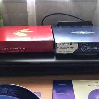 未使用品 貴重 ロイヤルコペンハーゲン　イヤープレート 1996年 2枚セット B&G(ビング オー グレンダール)  街灯をともす頃（箱説明書付）