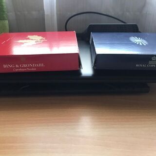 未使用品 貴重 ロイヤルコペンハーゲン　イヤープレート 1996年 2枚セット B&G(ビング オー グレンダール)  街灯をともす頃（箱説明書付）