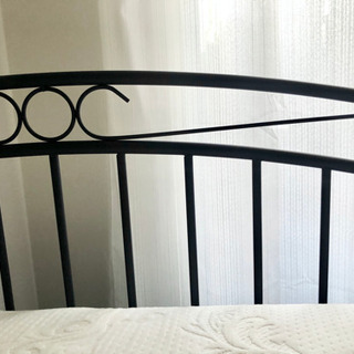 ダブル　マットレスとベッドフレーム