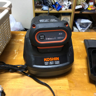 コウシン　チェンソー充電式一式