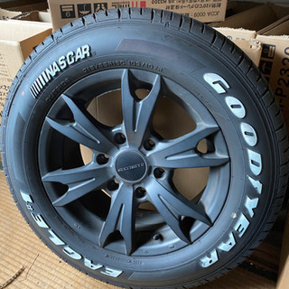 ハイエース　４１５　COBRA  バッドラッカー　１６インチ