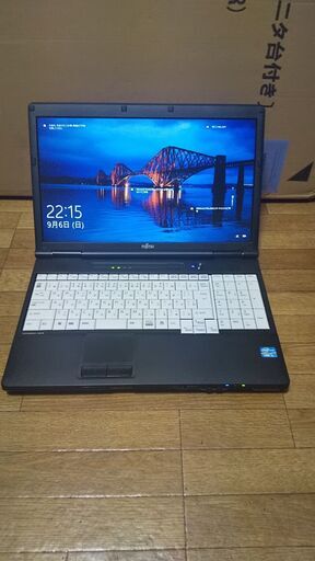 富士通　高性能第二世代Core i5搭載 メモリ　4G　HDD250G　DVD読み書き Wifi対応　大画面　15.6インチ　最新Windows10搭載　代引き可能