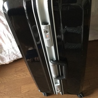 ★購入者決定★軽量スーツケース　黒　Lサイズ　鍵有り　一週間対応...