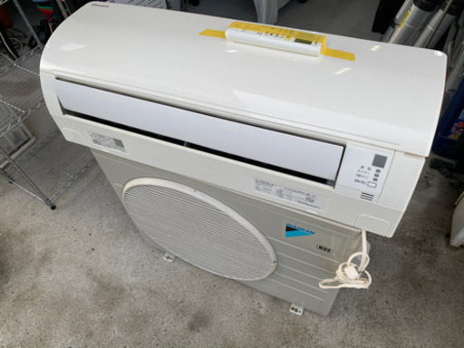 お薦め品‼️ダイキン ルームエアコン8-10畳用 2.5kW 2015年