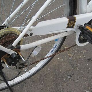 27インチ シティサイクル 自転車 白 6段変速 リア荷台付き  買い物 通学 通勤