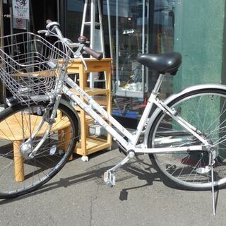 ◇自転車 27インチ シティサイクル 3段変速 LEDライト カギ2か所 O&M 白/銀 ホワイト/シルバー ママチャリ カゴ付き 札幌市東区 新道東店 ◇自転車 27インチ シティサイクル 3段変速 LEDライト カギ2か所 O&M