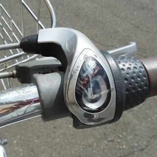 ◇自転車 27インチ シティサイクル 3段変速 LEDライト カギ2か所 O&M 白/銀 ホワイト/シルバー ママチャリ カゴ付き 札幌市東区 新道東店 ◇自転車 27インチ シティサイクル 3段変速 LEDライト カギ2か所 O&M
