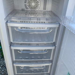 配送可能　三菱ノンフロント冷凍庫　MF-U12T-W