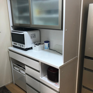 ニトリ食器棚 引越しに伴い販売します。