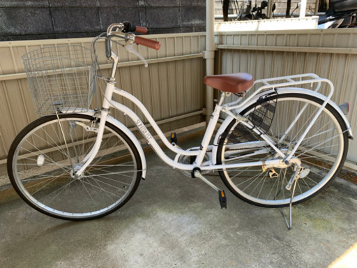 白いオシャレな自転車 27インチママチャリ オートライト切替付き Nagi 静岡の自転車の中古あげます 譲ります ジモティーで不用品の処分