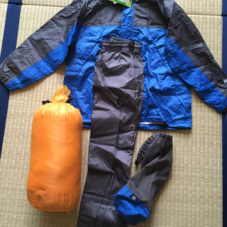 キャンプ　登山子供用カッパand寝袋