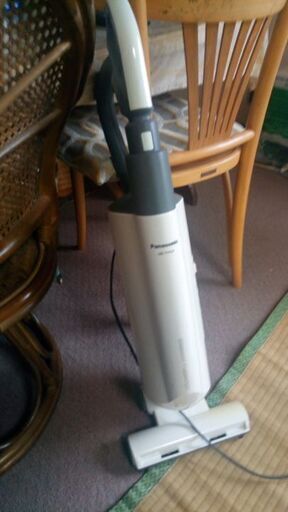 ◆Panasonic/パナソニック コンパクト電気掃除機 【MC-TU52A】中古品
