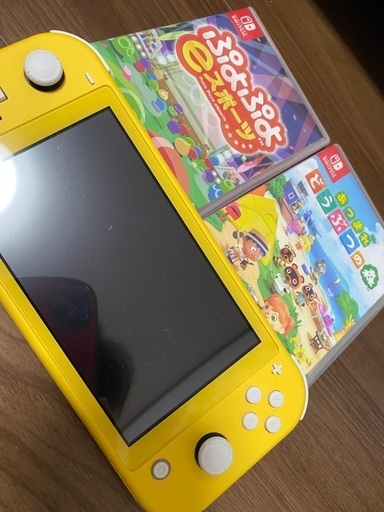 任天堂Switchlight イエロー