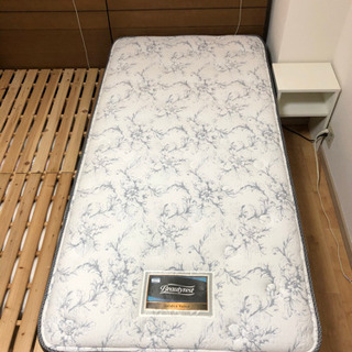 美品シモンズマットレスゴールデンバリューシングルベッド | w2