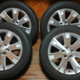 三菱デリカ　D５純正アルミ　タイヤ付き