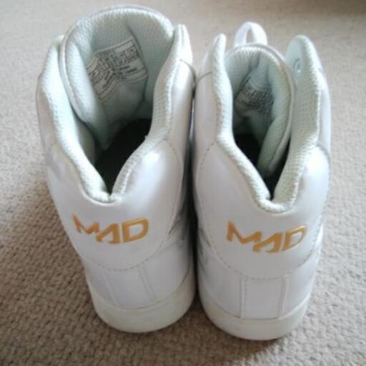 Mad ハイカットスニーカー 白 プロフ必ず読んで 香櫨園のその他の中古あげます 譲ります ジモティーで不用品の処分 Mad ハイカットスニーカー 白 プロフ必ず読んで 香櫨園のその他の中古あげます 譲ります ジモティーで不用品の処分