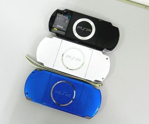 PSP 2000 本体＋ソフト3本 PlayStation Portable - ○値下げ○ PSP 2000 本体 ブルー