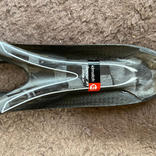 美品　使用30キロ セライタリア　SLR フルカーボン　サドル