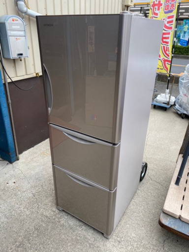 人気のミドルサイズ！2017年製美品です！日立 ノンフロン冷凍冷蔵庫 R-S2700HV(XN) 265L 自動製氷機付き！
