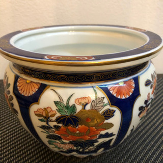 GOLD IMARI の鉢です。