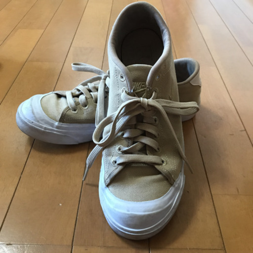 ナイキnike スニーカーベージュ 青葉 横浜の家具の中古あげます 譲ります ジモティーで不用品の処分