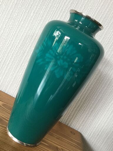 七宝焼の花瓶 粂野七宝 きれいなエメラルドグリーン 木製台付未使用品 ぽんた 名古屋の家庭用品の中古あげます 譲ります ジモティーで不用品の処分