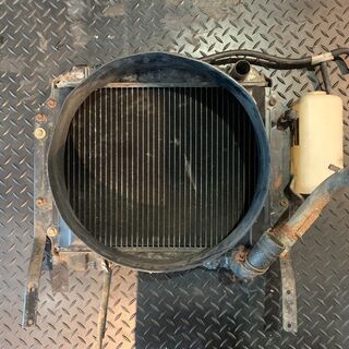 スズキ　ジムニー　660　ターボ　ラジエーター　中古　JA11　札幌発
