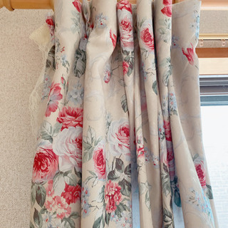 花柄カーテン　2枚セット　巾100❎200cm
