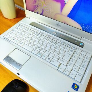 SSD128Gでcore3の高性能PC☆ 綺麗な光沢パールホワイト♪ 最新