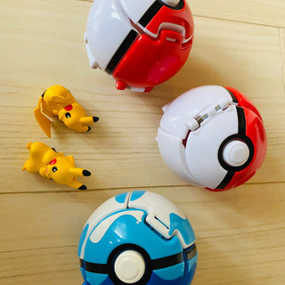 ポケデルゼ　ボール3つとピカチュウ2体とベベノム1体