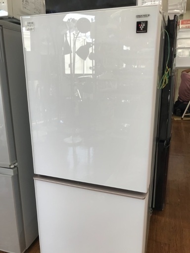 ガラストップ冷蔵庫 SHARP 2018年 137リットル