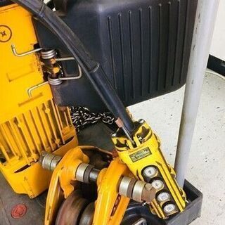 決算セール中の超特価商品！ KITO 250kg 電動ホイスト【リライズ野田愛宕店】【管理番号：2400010087554】【中古】