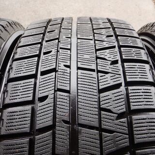 215/45Ｒ17　4本組　ヨコハマアイスガード　スタッドレス　プリウスなどに