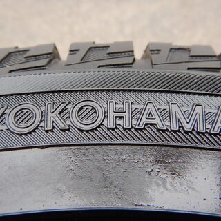 215/45Ｒ17　4本組　ヨコハマアイスガード　スタッドレス　プリウスなどに